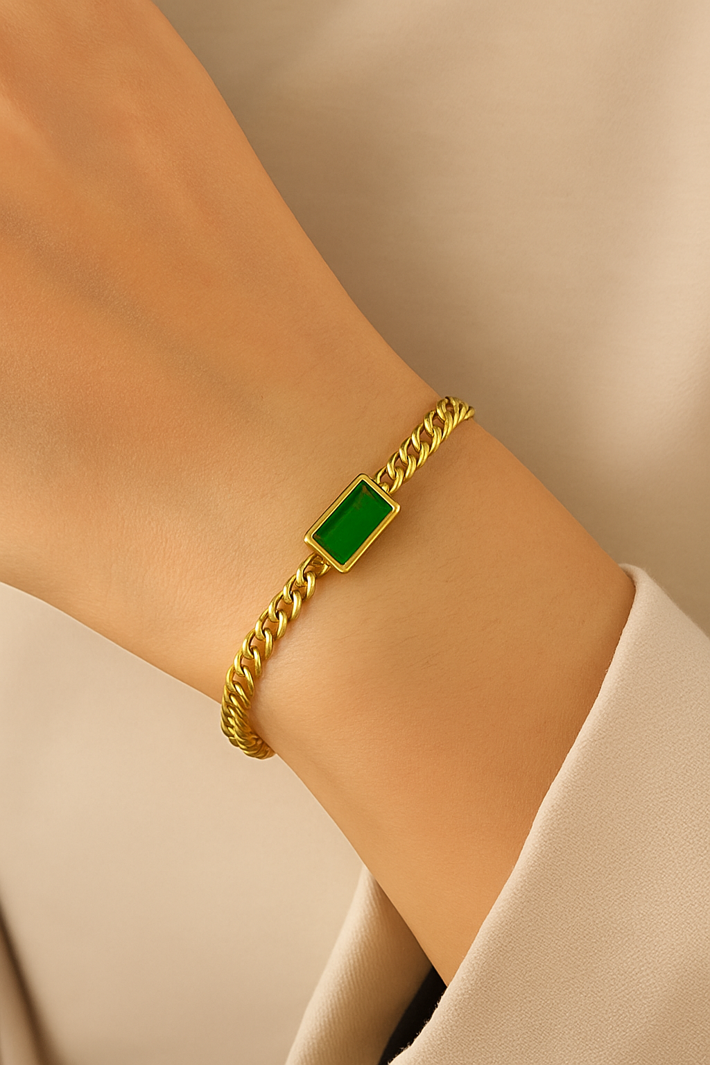 EleganceFlair – Smaragdgroene gratie